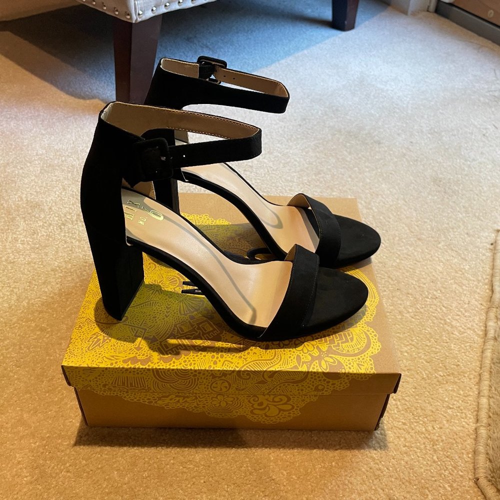 Mix No. 6 "Cym" Black Microsuede Stack Heel - Size 10 NIB